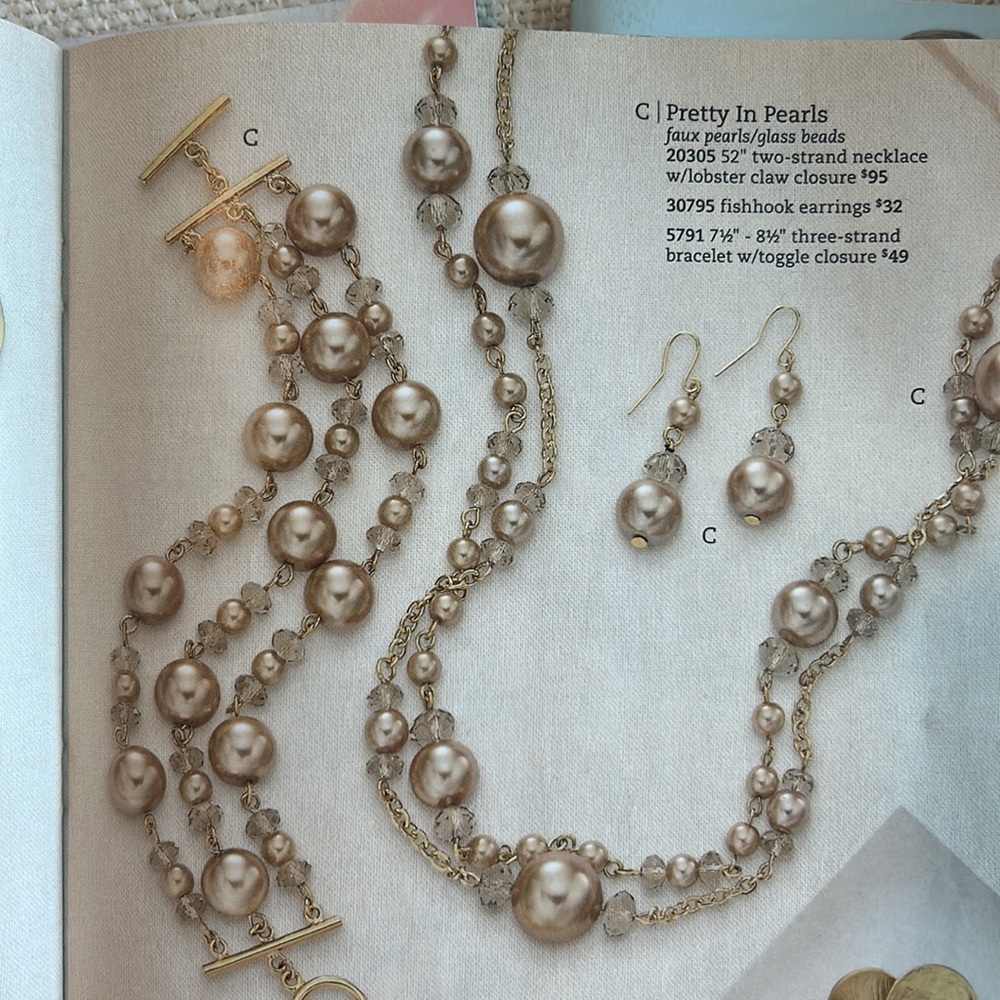 Set of 3 pieces - champagne gold beaded necklace w/ matching bracelet & earrings